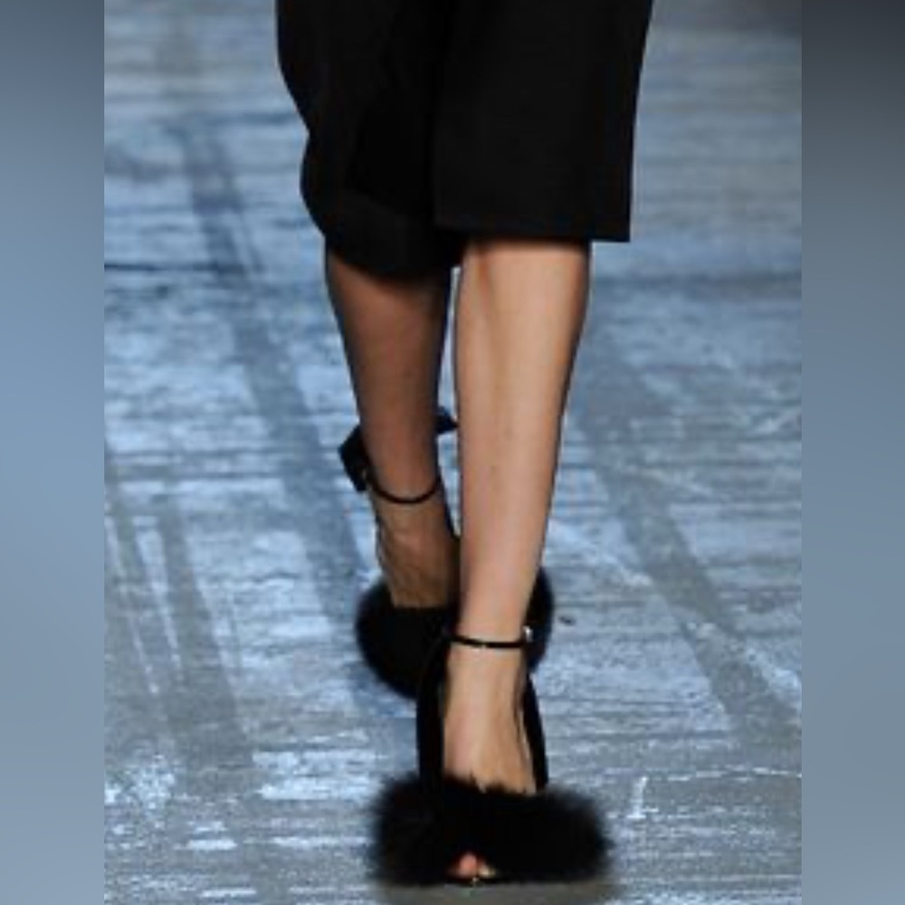 Alexander Wang Gray Heels with Gray Fur Trim Heel size 4” - Picture 16 of 16